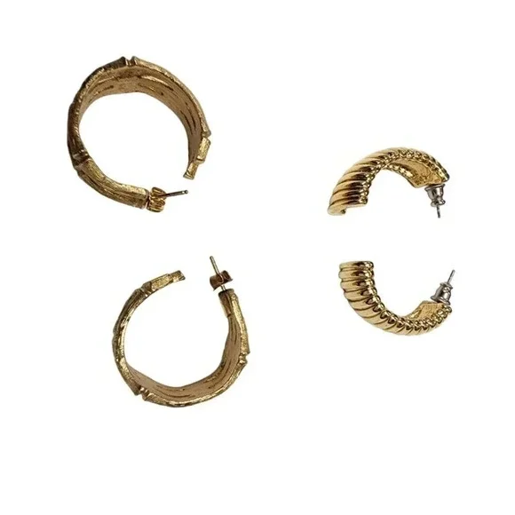 Vintage 60s-70s Textured Ribbed Hoops Earrings Set of Two Gold Tone - Picture 3 of 3
